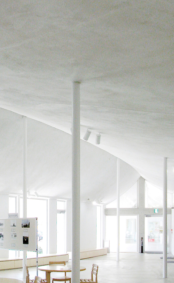 居室（曲面天井）