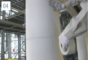 ガラスメッシュテープを接着する